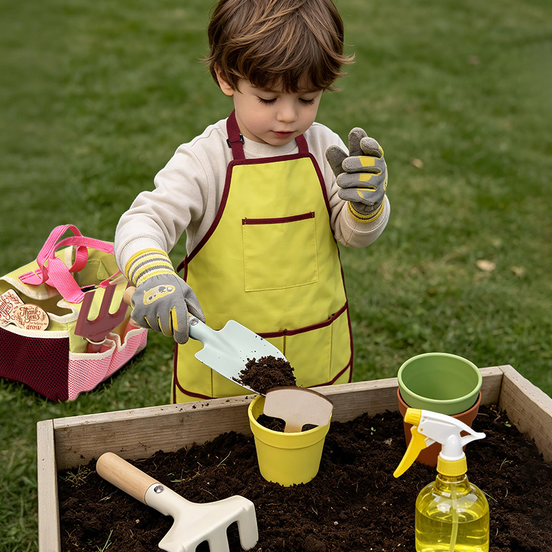 キッズガーデンツールセットごっこ遊び屋外シャベル熊手鍬水まき - Kids Outdoor Garden Set のレビューと価格