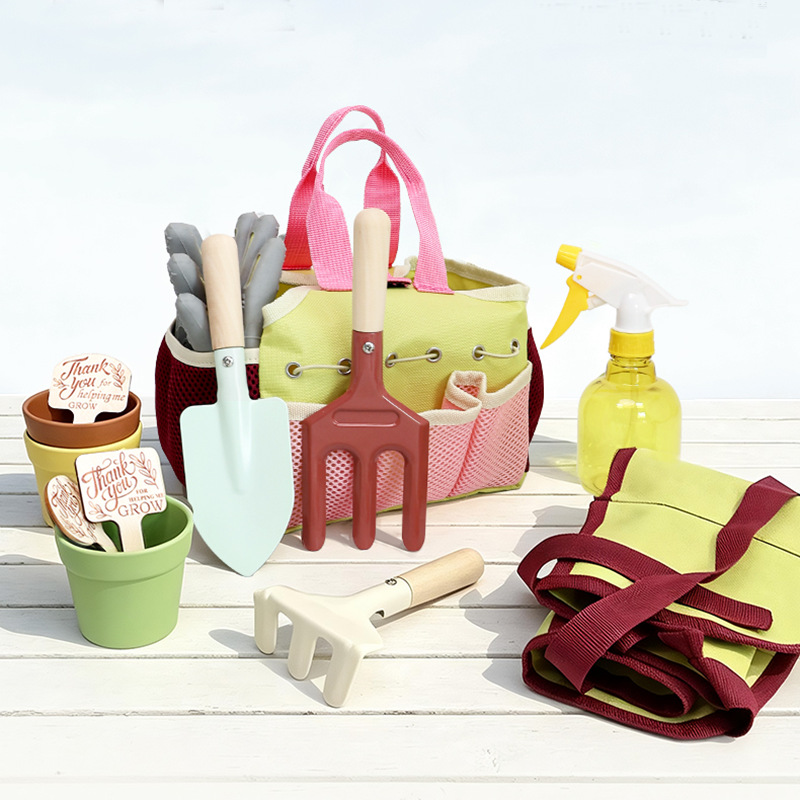 キッズガーデンツールセットごっこ遊び屋外シャベル熊手鍬水まき - Kids Outdoor Garden Set のレビューと価格